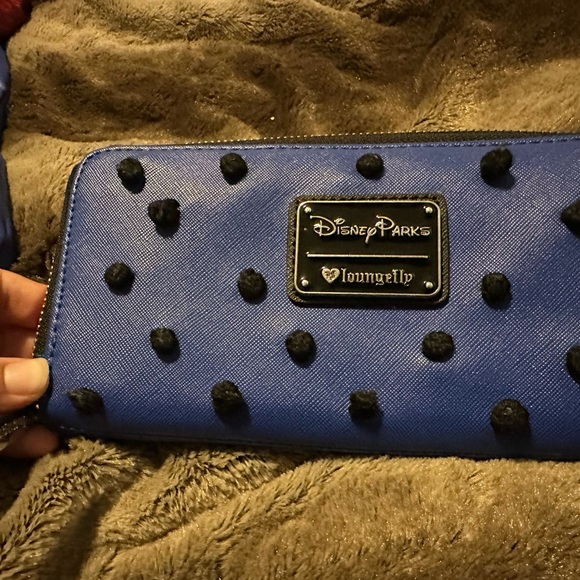 Minnie Mouse Tote by Loungefly - Picture 5 of 8